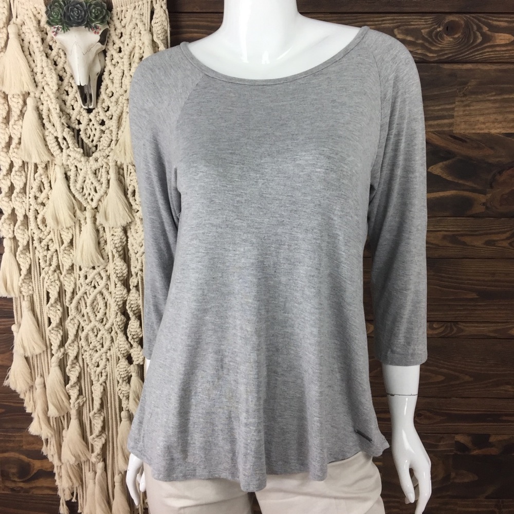 Tahari | Tee Blouse Scoop Neck‎ Logo Gray